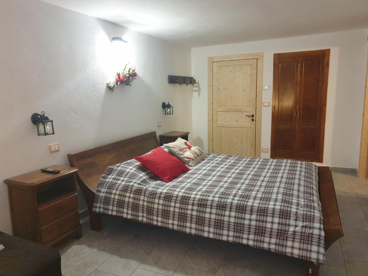 Bed and Breakfast Antica Casa Occitana Sampeire Exteriér fotografie